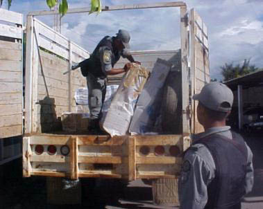 El personal militar tuvo contacto con la unidad, acoplada a un semirremolque tipo caja seca.