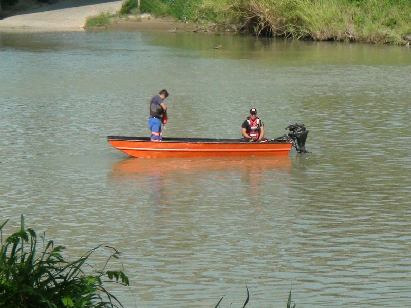 Búsqueda de cuerpos en el río Bravo.
