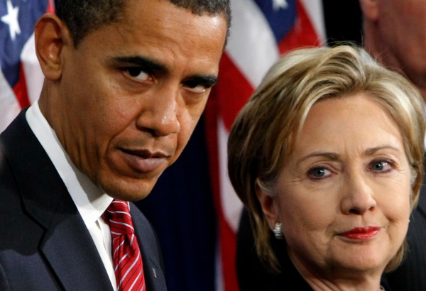 Barack Obama y Hilary Clinton fotografiados durante una conferencia en Chicago el 1 de diciembre de 2008