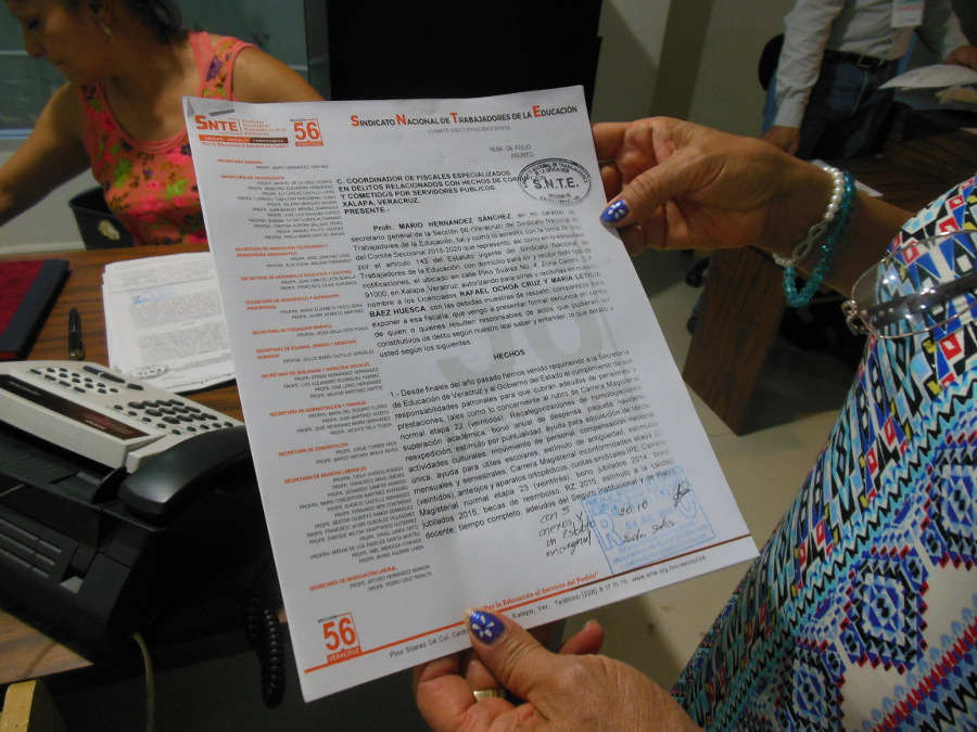 Los maestros demandaron se paguen las pensiones y los sueldos atrasados.