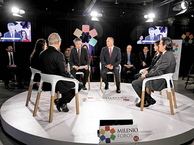 José Calzada Rovirosa estuvo presente en la cuarta edición de Notivox Foros. 
