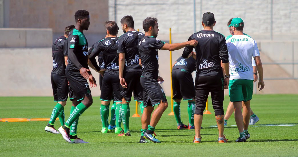 Los jugadores del equipo Santos Laguna, Uriel Antuna y Jorge Sánchez, sufrieron fractura del quinto metatarsiano, tras su participación en la Copa Soc