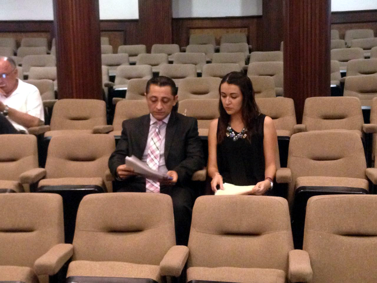 Asistió a la comparecencia en el Congreso de Coahuila el director del Departamento Jurídico.