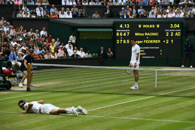Federer cayó en cinco sets ante Raonic 