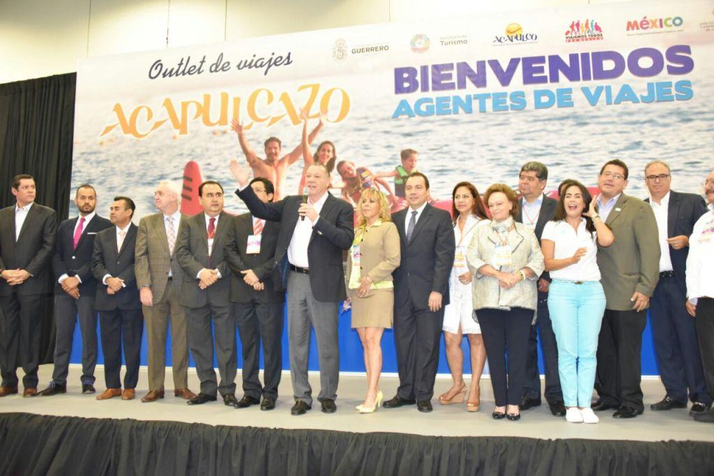 A la inauguración del 'Acapulcazo 2016', asistieron representantes de 700 agencias de viajes, privadas y sindicales.