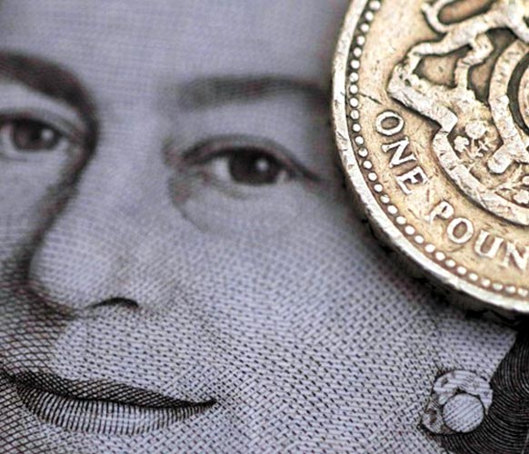 La divisa británica marcó su peor cotización en 31 años.