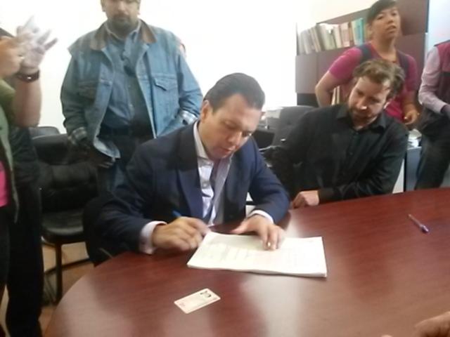 Pablo Lemus Navarro, y el ciudadano Harold Dutton, ratificaron hoy su denuncia de juicio político en contra del magistrado del TAE
