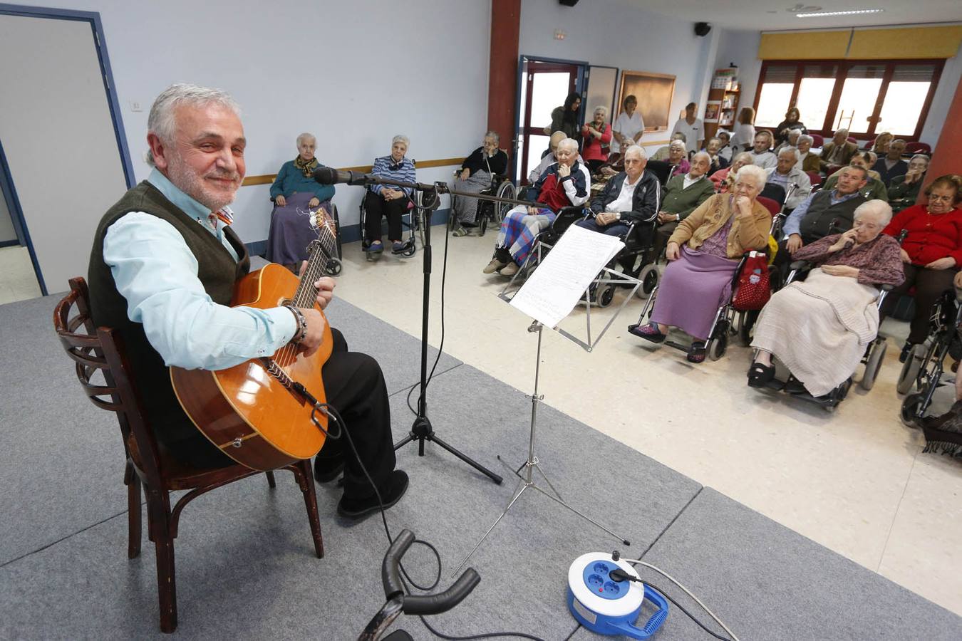Como prevención, los especialistas recomiendan a las personas mayores tocar un instrumento musical