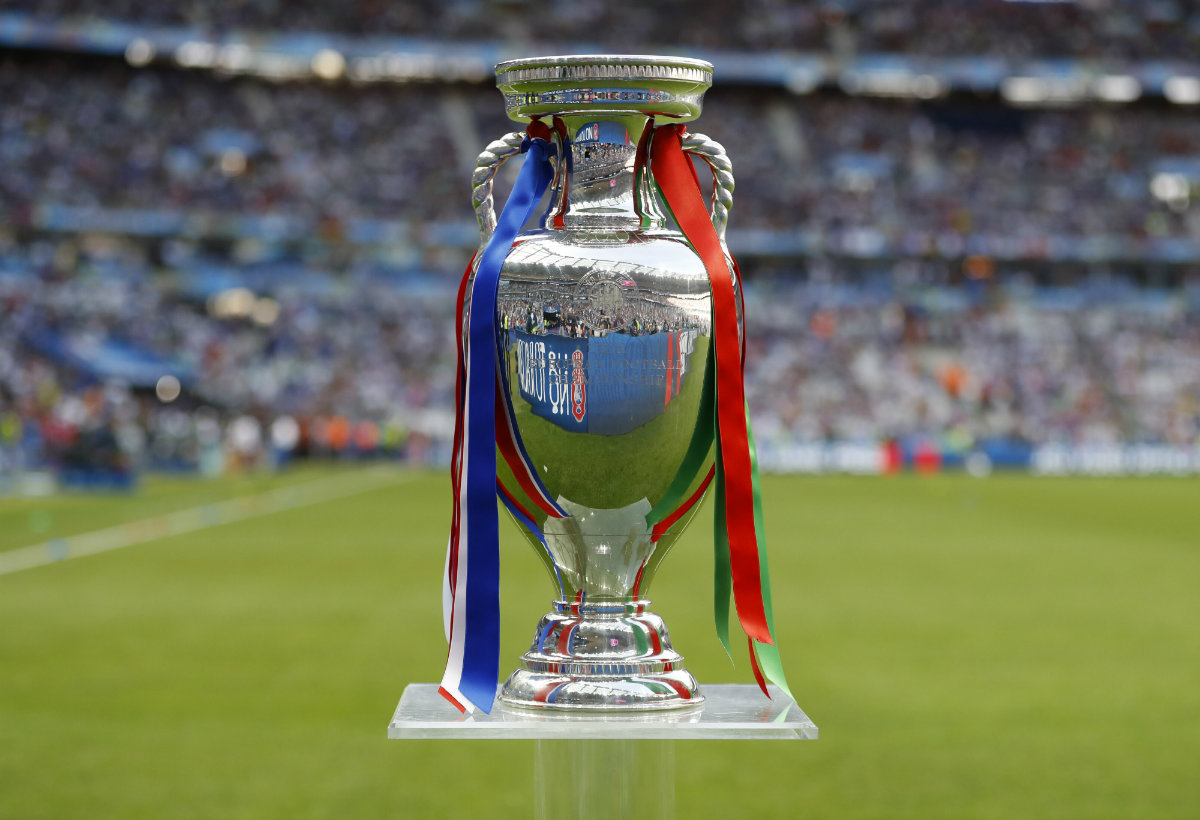 El trofeo que se llevará el campeón de la Eurocopa 2016