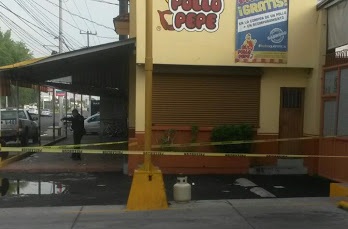 El objeto sospechoso fue localizado afuera de un Oxxo ubicado en Carretera a Nogales y Avenida Aviación. 