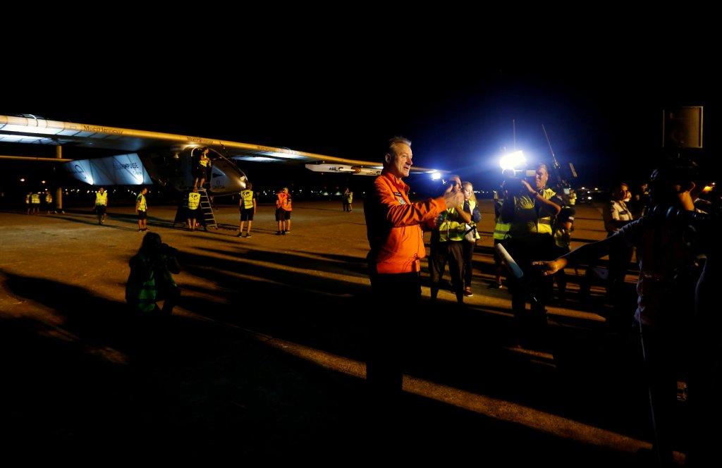 La aeronave es piloteada por el piloto suizo André Borschberg, de 63 años de edad.