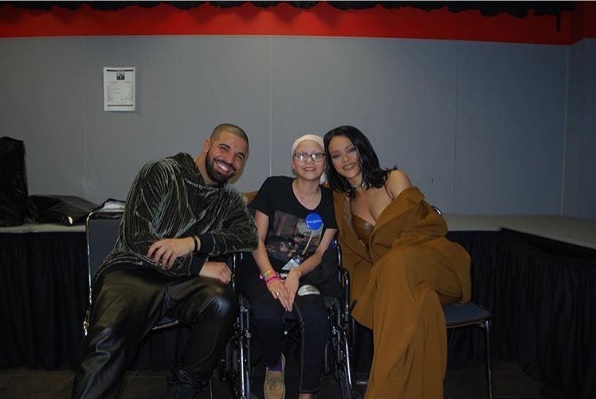 La imagen que compartió Rihanna del encuentro que ella y Drake tuvieron con Megan Flores en marzo. 