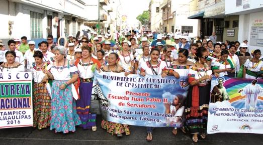 Los católicos en su movimiento "Cursillos de Cristiandad" el fin de semana. 