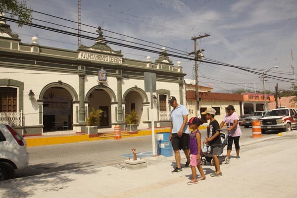 El presidente municipal perredista inició su mandato hace ocho meses. 