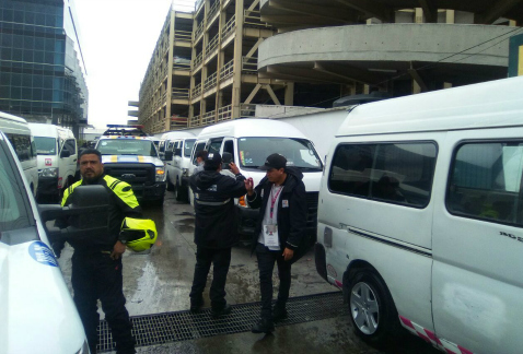 Personal de la Secretaría de Movilidad aplicó un operativo de revisión a transporte público proveniente del Estado de México, en la delegación Miguel 