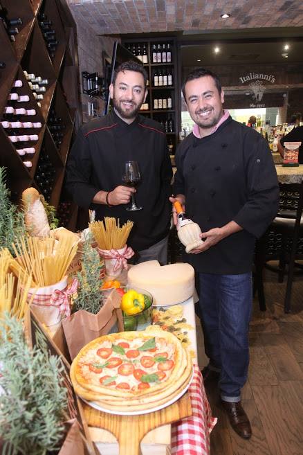 Carlos Estrada, director de Italianni's, y Guiseppe Bosco, chef ejecutivo.