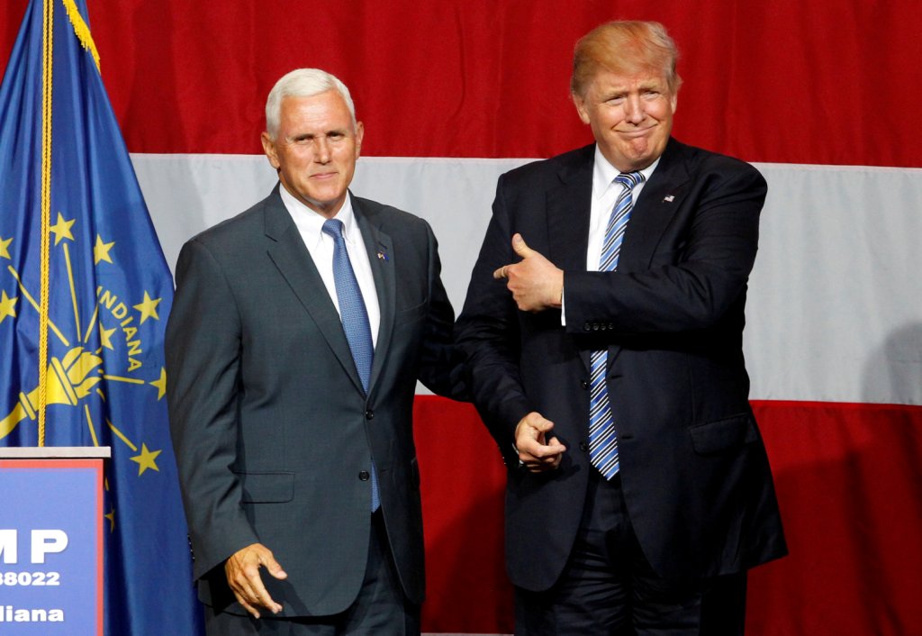 El magnate estadunidense Donald Trump y el gobernador de Indiana, Mike Pence.