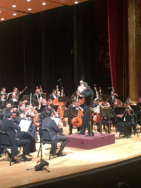 Músicos de la OFJ se mostraron inseguros durante el segundo tiempo del concierto.