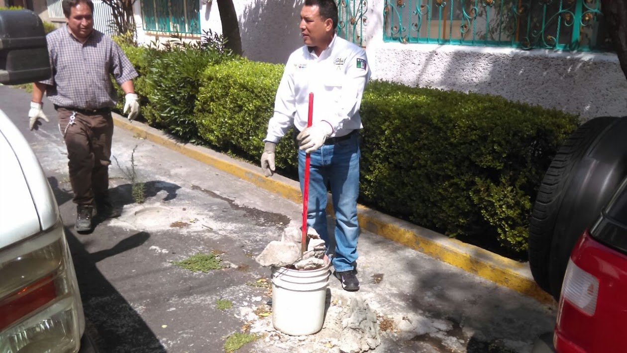 Como parte del programa, personas de la Dirección de Gobierno de la delegación recorrerán calles y avenidas para liberar el espacio público.
