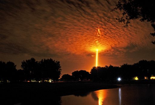 El cohete Falcon despegó esta madrugada con suministros para la Estación Espacial Internacional. 