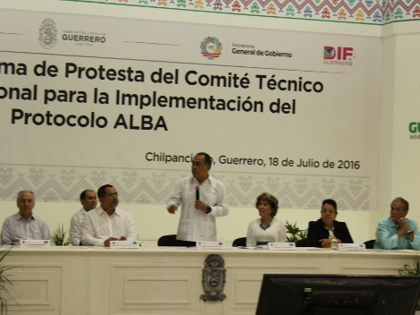 El gobernador de Guerrero, Héctor Astudillo, le tomó protesta al Comité Técnico Interinstitucional para la Implementación del Protocolo Alba.