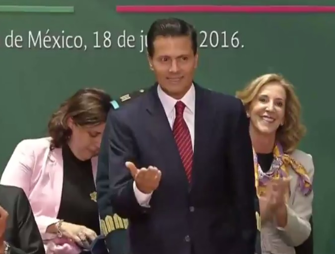 El presidente Enrique Peña Nieto durante la promulgación de las leyes del Sistema Nacional Anticorrupción.