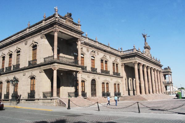 También se anunció reducción de gasto ordinario.