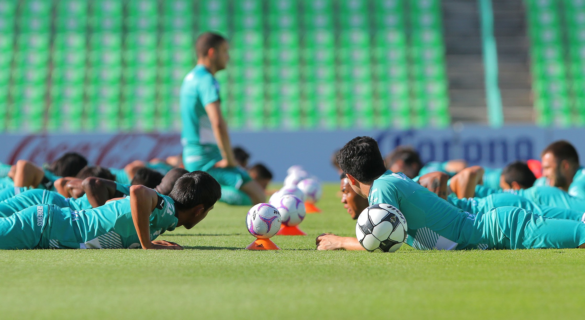 Jesús Molina, medio de Santos Laguna, aseguró que ante Veracruz buscarán los 3 puntos.