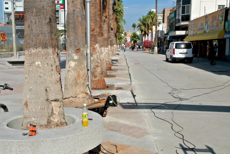 El proyecto de subterranización de cableado en el Centro de Torreón permanece pendiente.
