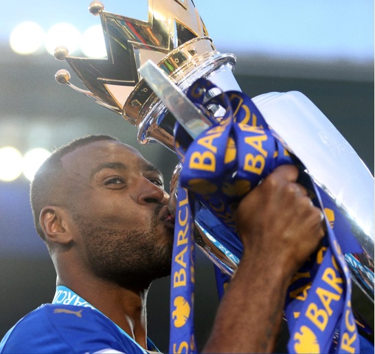 Wes Morgan seguirá con el Leicester city