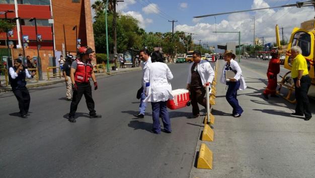 La avenida Lincoln permaneció cerrada cerca de 10 minutos para resguardar el aterrizaje.