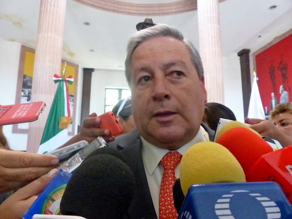 José María Fraustro Siller, presidente de la junta de Gobierno del Congreso de Coahuila.
