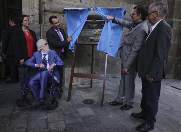 La develación de la placa fue uno de los momentos más destacados de la celebración.