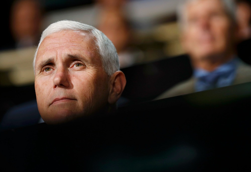 Mike Pence es un republicano clásico con posiciones marcadamente conservadoras en lo social y muy popular entre los evangélicos.