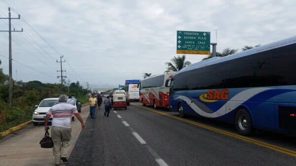 Los maestros realizaron nuevos bloqueos en Tabasco. 