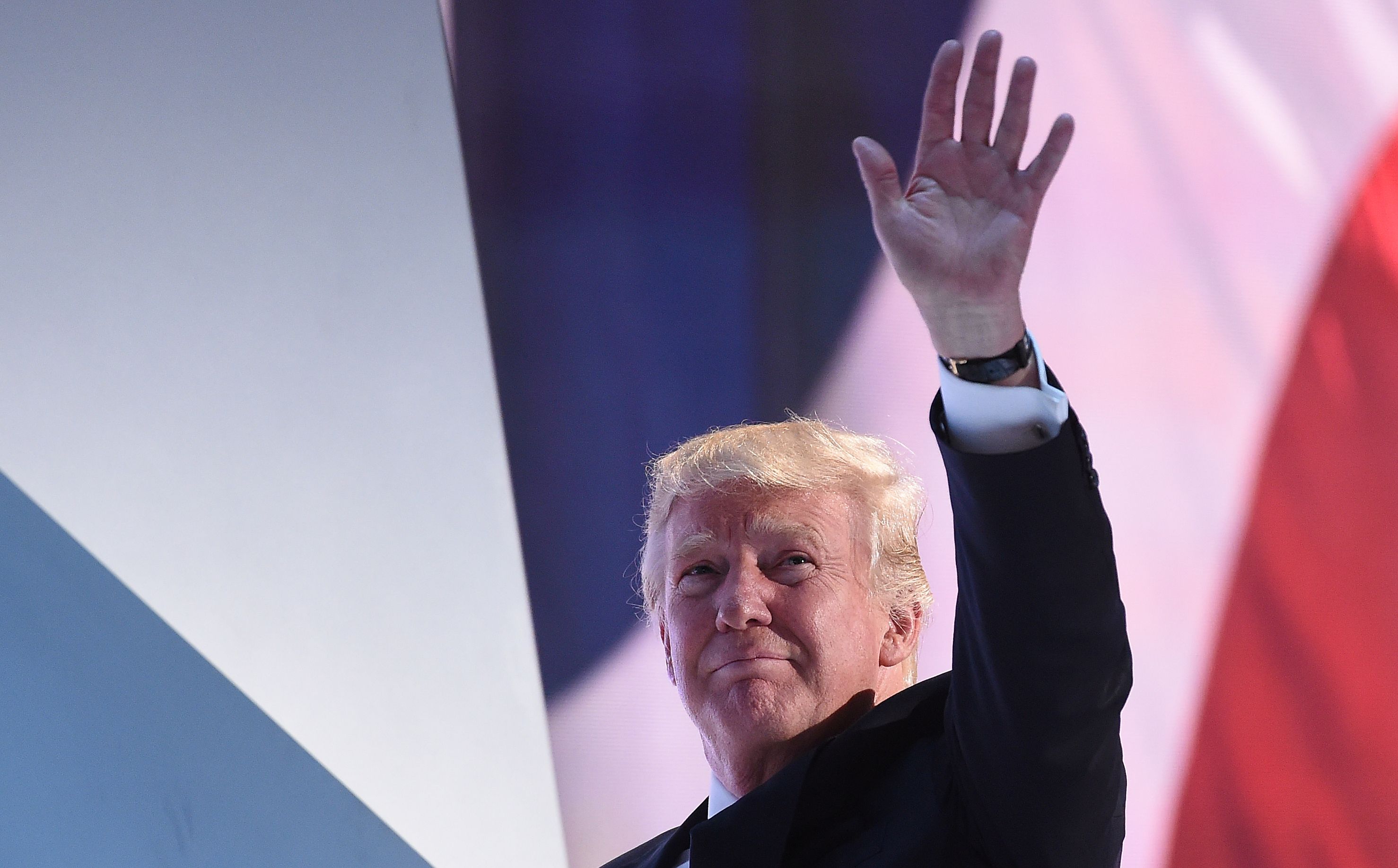 Sus posturas abruptas, su estilo agresivo, a veces vulgar de Donald Trumop hacen temer una pérdida de la mayoría republicana en el Senado o en la Cáma