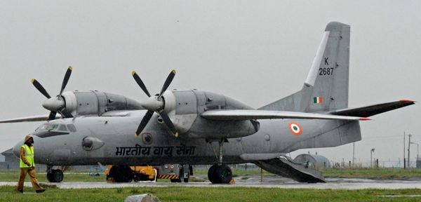 En el avión viajaba en su mayoría personal militar.