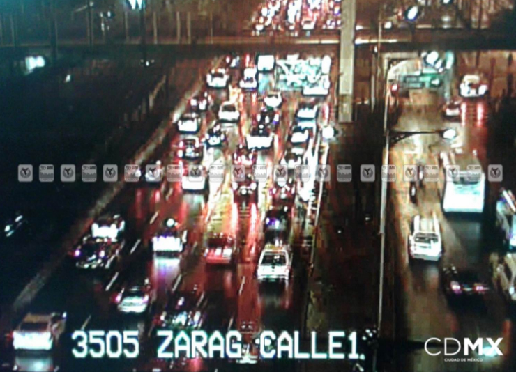 Ñas lluvias causaron encharcamientos y caos vial. 