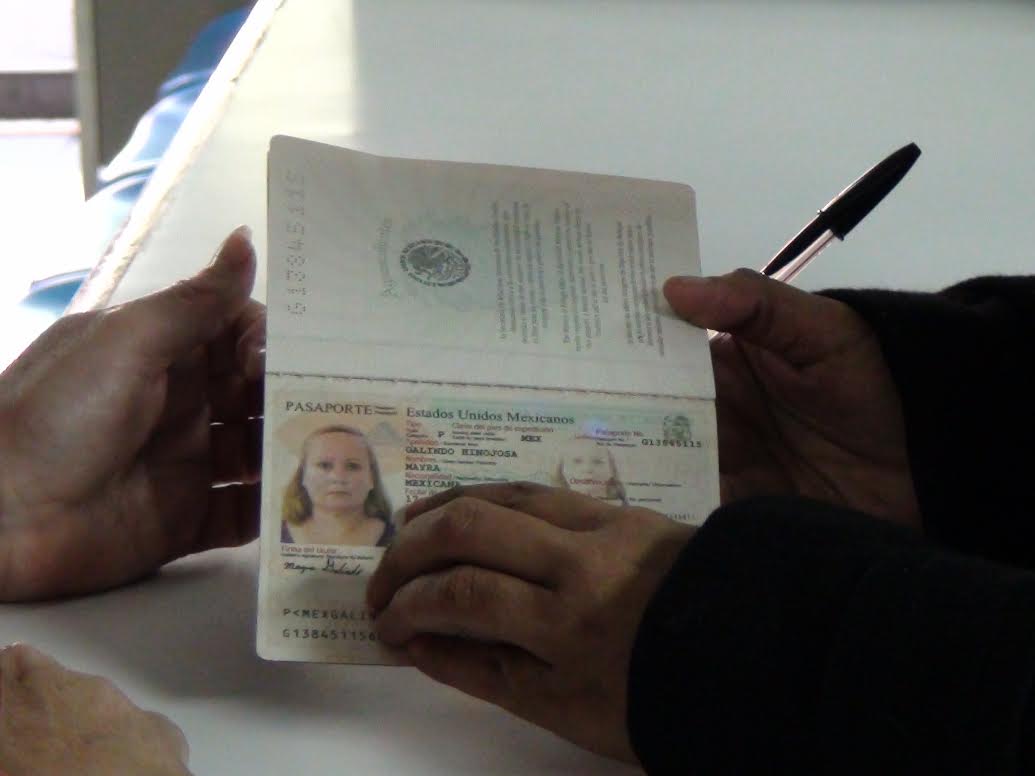 Gran afluencia para expedición de pasaporte.