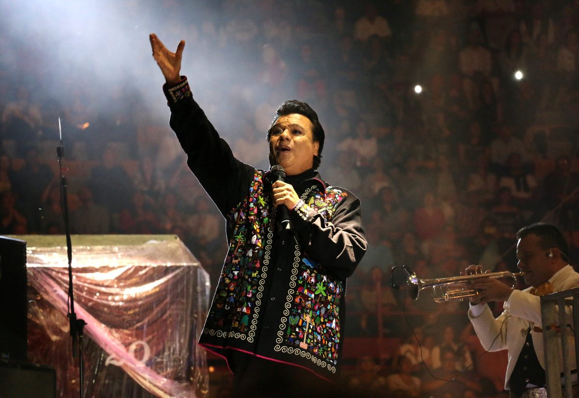 Juan Gabriel presenta su gira 'Méxxico es todo'. 