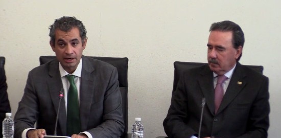El presidencia nacional del PRI, Enrique Ochoa, se reunió con la bancada del partido en el Senado.