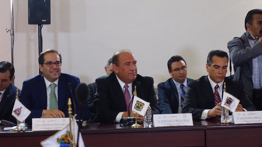 Rubén Moreira, Gobernador de Coahuila, respaldó la reforma educativa en la reunión de la CONAGO.