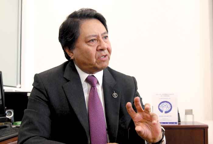 Abelardo Meneses, director del instituto.