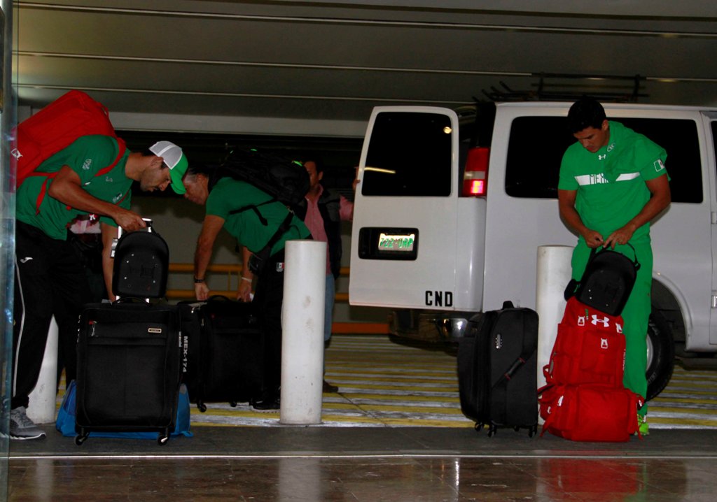 Atletas mexicanos partieron a Río del Aeropuerto de la Ciudad de México 