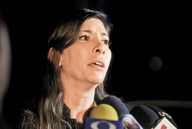 Jhoana Fonseca, hija del capo del narcotráfico en los años 80, en entrevista a las afueras de la cárcel federal. 