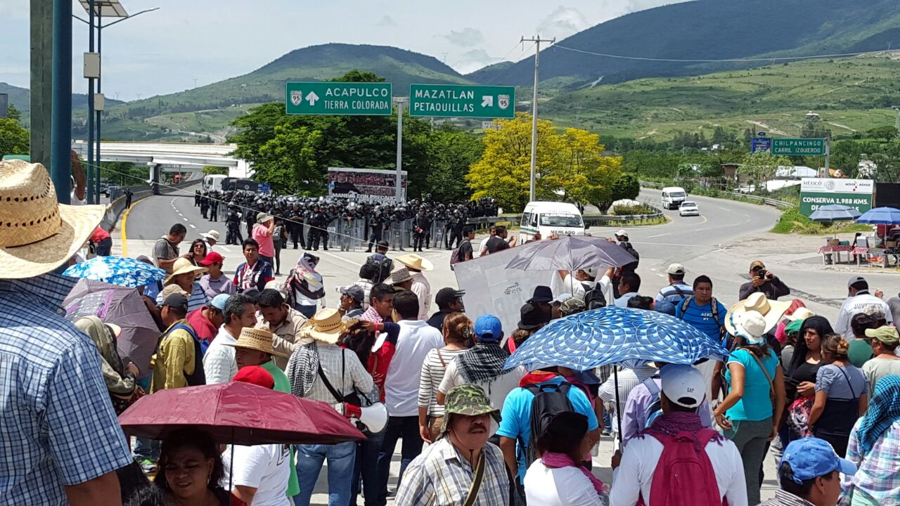 CETEG Bloquea Autopista Del Sol Grupo Milenio CETEG Bloquea Autopista Del Sol Grupo Milenio