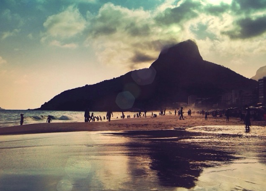 Esta foto fue tomada en las playas de Río por Anna Leti Cohen, la embajadora de Instagram en Brasil. 
