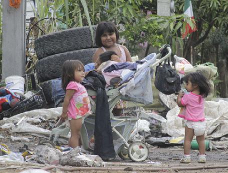 La población se encuentra en condiciones precarias.