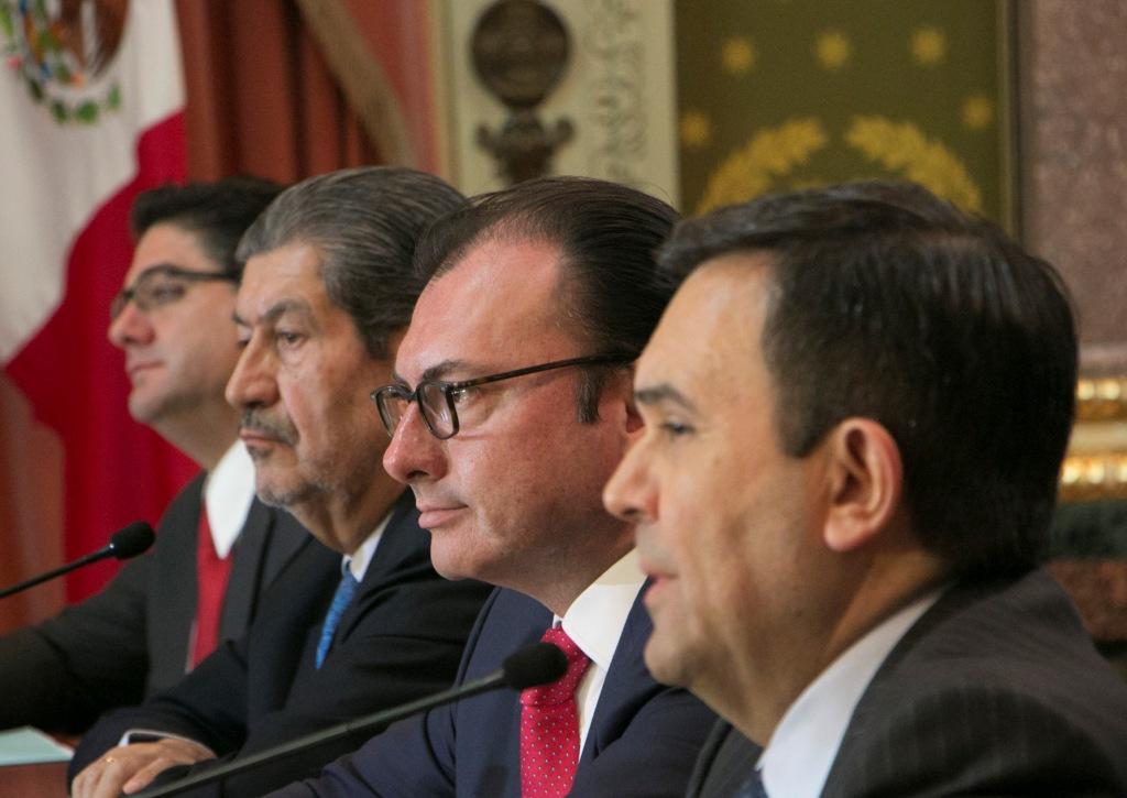 El senador del PRD, Fernando Mayans, dijo que la Secretaría de Hacienda y Crédito Público anunció el segundo aumento a la gasolina en lo que va del añ