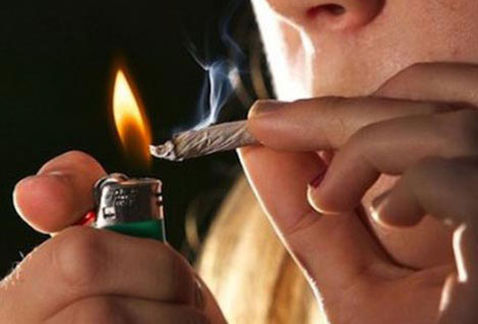 Detuvieron a dos sujetos con mariguana lista para su comercio.